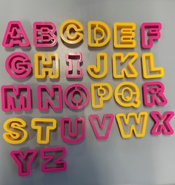 OUTLET Uitsteekvormen kunststof alfabet, 26 stuks 4.5 cm hoog kopen?