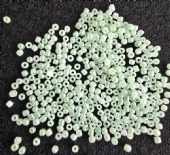 OUTLET Glazen kraaltjes/borduurkraaltjes/rocailles ceylon, 2 mm, 50 gram  albast groen kopen?