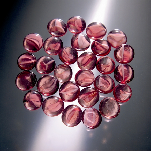 Glasnuggets, 17-20mm, 100 gram, 20-25 stuk, lila iriserend kopen?