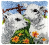 Kussenpakket in knooptechniek, 40x40cm, lammetjes