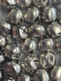 OUTLET Nikkelen belletjes met oogje 9mm, 40 stuks