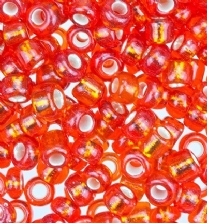 OUTLET Glazen kraaltjes/borduurkraaltjes/rocailles, transparant met zilverkern, 3 mm (8/0), 6 gram , rood