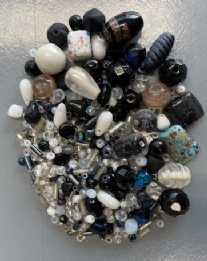 OUTLET glaskralen, mix, 40 gram, zwart