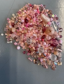 OUTLET glaskralen, mix, 40 gram, roze