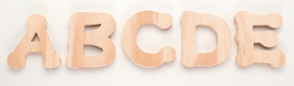 OP=OP Houten letter, hoogte 13 cm, dikte 15 mm, B