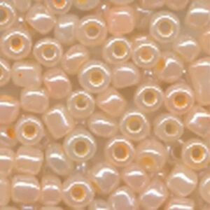 OUTLET Glazen kraaltjes/borduurkraaltjes/rocailles ceylon, 3 mm, 100gram opaak, lichtzalm