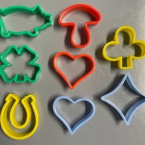 OUTLET Kunststof uitsteekvormen 5 - 7 cm, assortiment 8 stuks