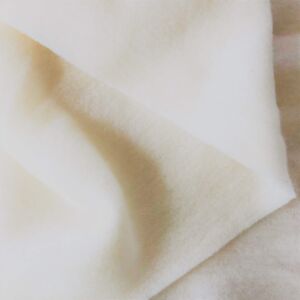 Merino Naaldvlies. 20-22 micron, 150 gr/m2, 80 x 100 cm